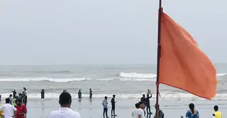 কক্সবাজার সমুদ্র সৈকতে গোসলে নেমে বাবা-ছেলের মৃত্যু